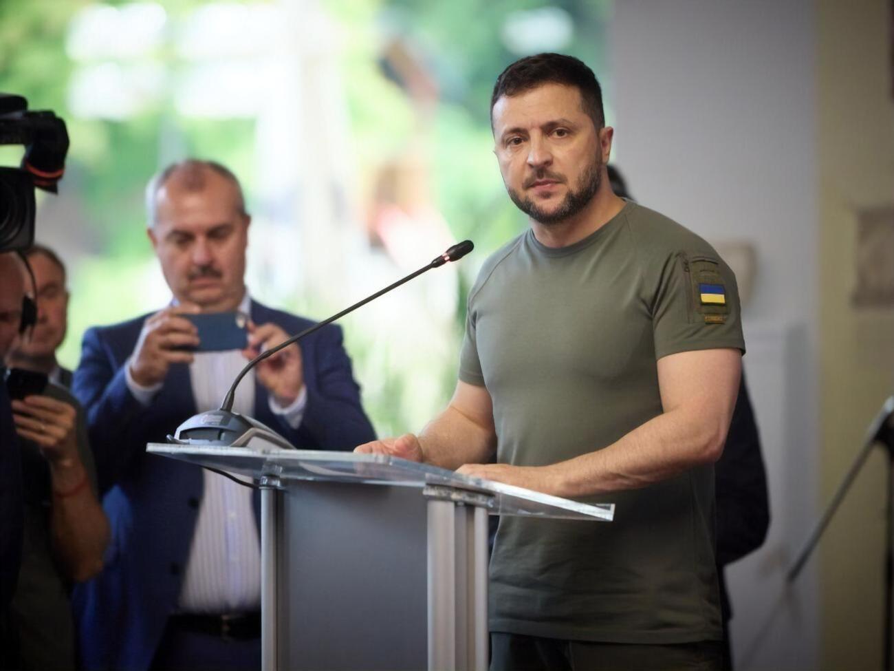 Зеленский сказал, что ситуация на ЗАЭС не изменилась и по-прежнему опасна