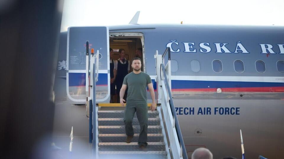 Зеленський прилетів у Прагу літаком повітряних сил Чехії
