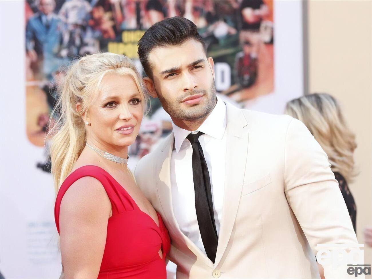 9 червня 2022 року Спірс вийшла заміж за Асгарі