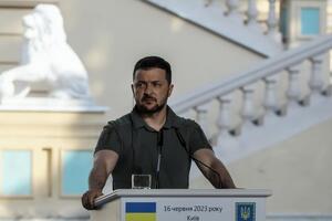 Зеленский прибыл в Словакию после посещения Болгарии и Чешской Республики