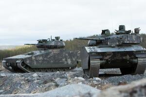 По словам Резникова, CV 90 прибыли в Украину и готовы к бою