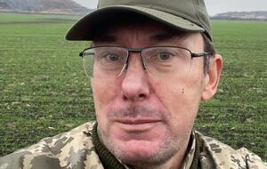 Луценко: Конечно, с самого начала можно было бы прикрыться инвалидностью, возрастом, еще чем-то, но я считал, что человек, который 20 лет говорит о ЕС и НАТО, должен быть на этой войне