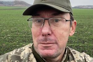 Луценко: Конечно, с самого начала можно было бы прикрыться инвалидностью, возрастом, еще чем-то, но я считал, что человек, который 20 лет говорит о ЕС и НАТО, должен быть на этой войне
