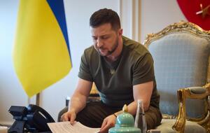 Зеленский выразил Рютте поддержку "в непростой политический момент"