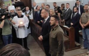 Зеленский и Дуда отправились на службу в Кафедральный костел святых Петра и Павла
