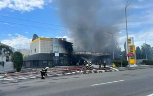 Пожар произошел на территории заправки