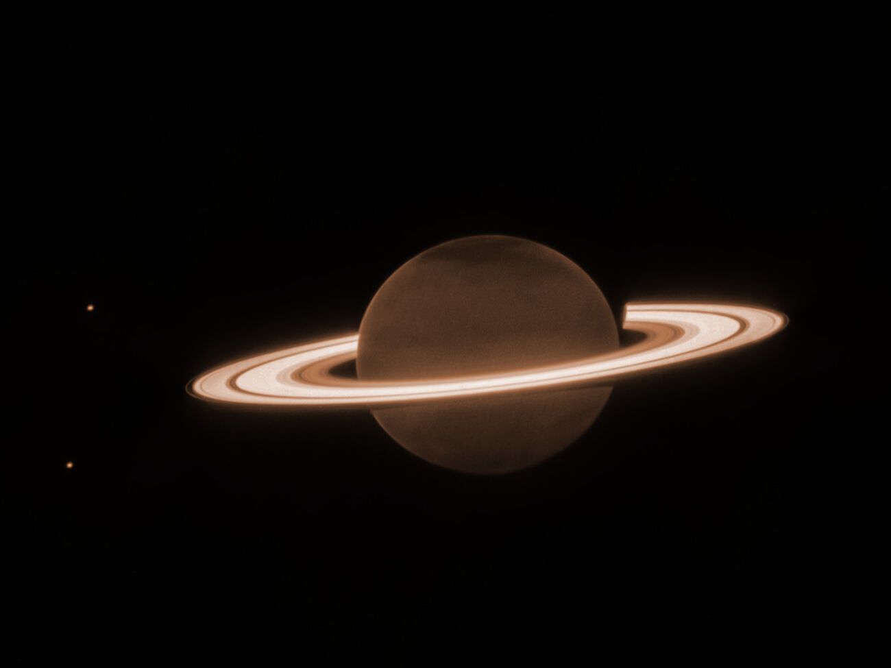 Телескоп сделал необычное фото Сатурна
