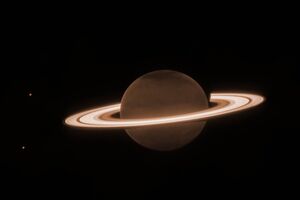 Телескоп сделал необычное фото Сатурна