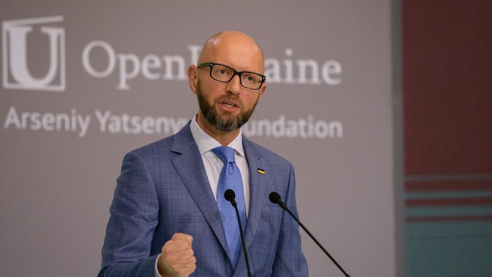 Яценюк: Хочеться вірити, що на саміті НАТО у Вашингтоні 2024 року станеться диво і Україна увійде в Альянс
