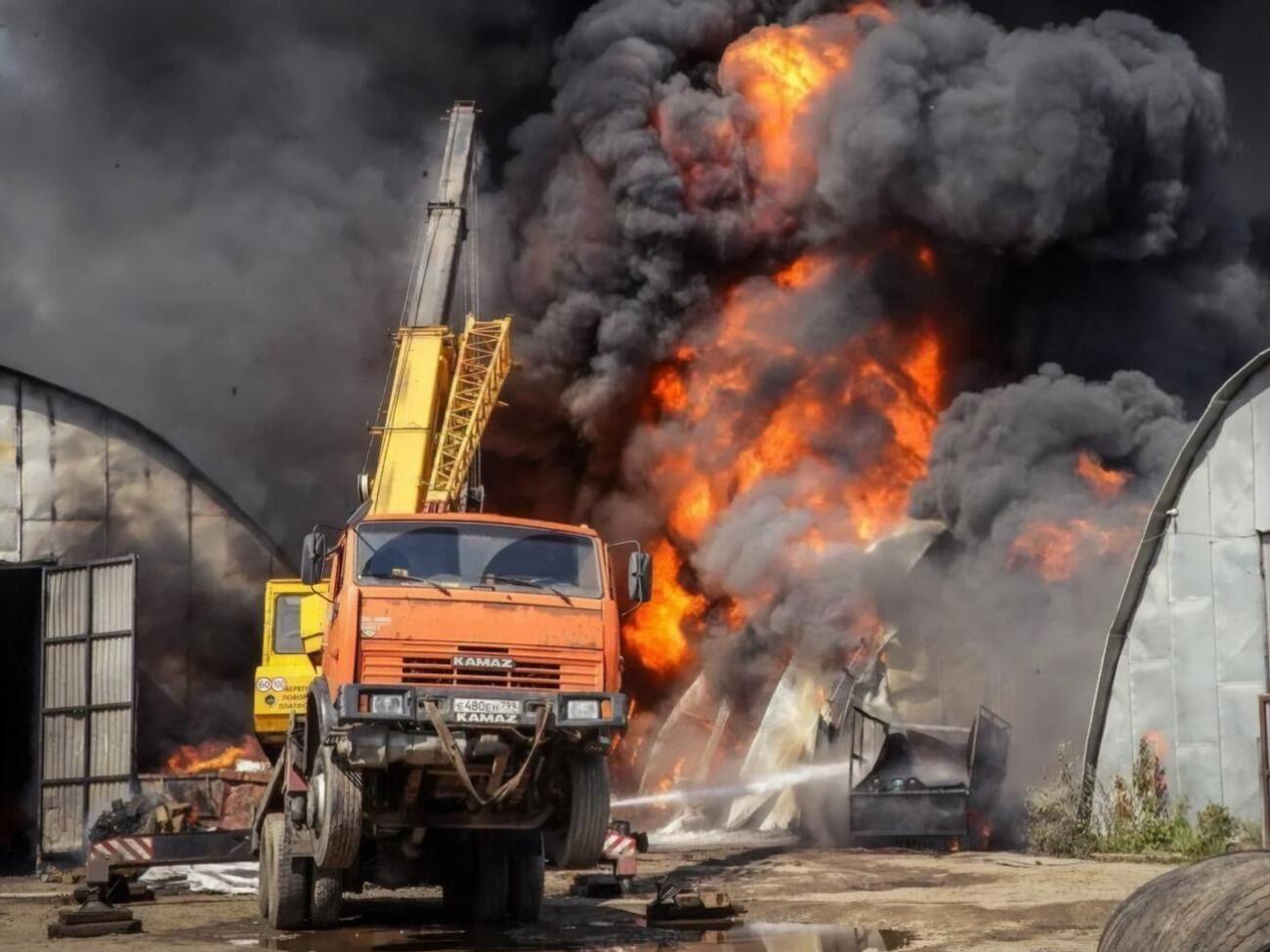 В МЧС заявляют, что локализовали огонь