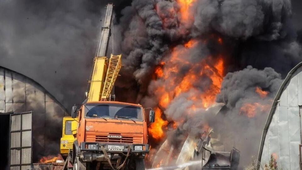 В МЧС заявляют, что локализовали огонь