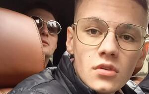 Зайцев (на переднем плане) ругался матом и пытался ударить прохожего. За это он наказан штрафом в 51 грн