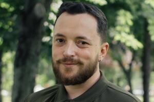 Іронія в тому, що якщо ти прийдеш у військкомат сам і нормально поспілкуєшся з військкомом, то шанси потрапити в потрібне місце різко зростають