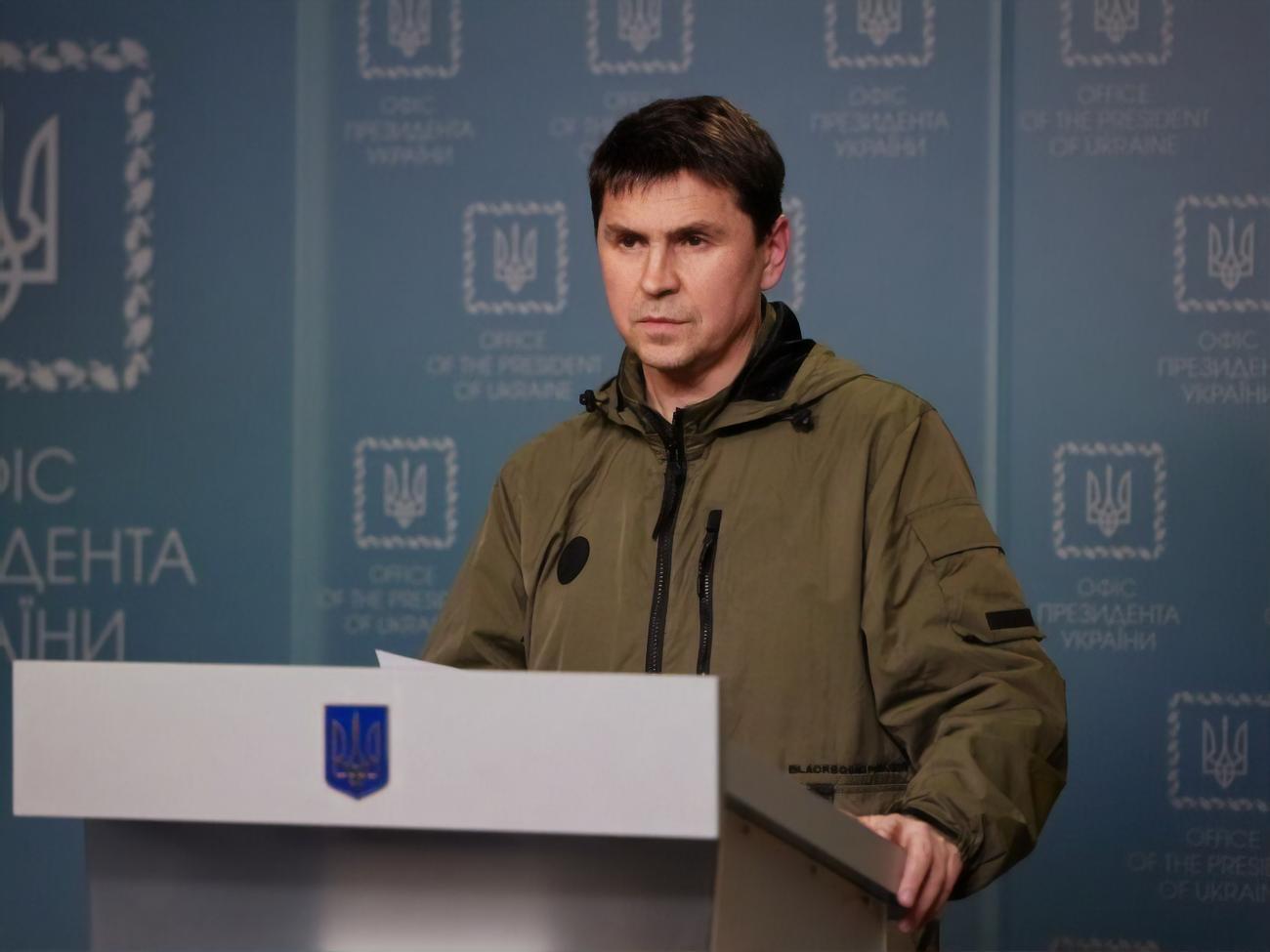 Подоляк опроверг заявление минобороны РФ о якобы атаке украинских надводных дронов, которым подверглись российские суда в Черном море