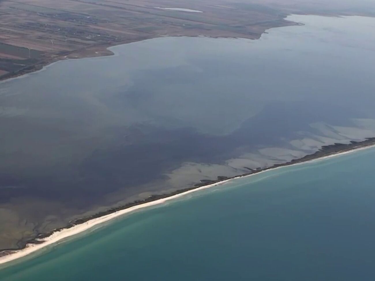 Окупанти облаштували на острові Джарилгач військовий полігон, зазначали українські військові