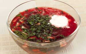 Этот борщ подается холодным