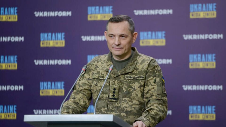 Ігнат підтвердив, що українські бомбардувальники Су-24, які несуть західні крилаті ракети, перебазовують у разі небезпеки