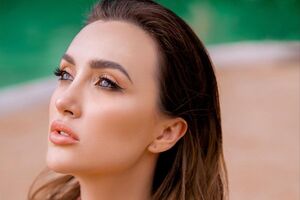 Ризатдинова показала фото из бассейна