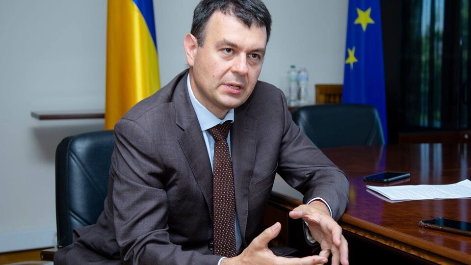 Данило Гетманцев: Для порівняння: від дня введення воєнного стану видано в рамках програми "5–7–9%" кредитів на загальну суму 131,7 млрд грн, а від її старту – на 221,3 млрд грн