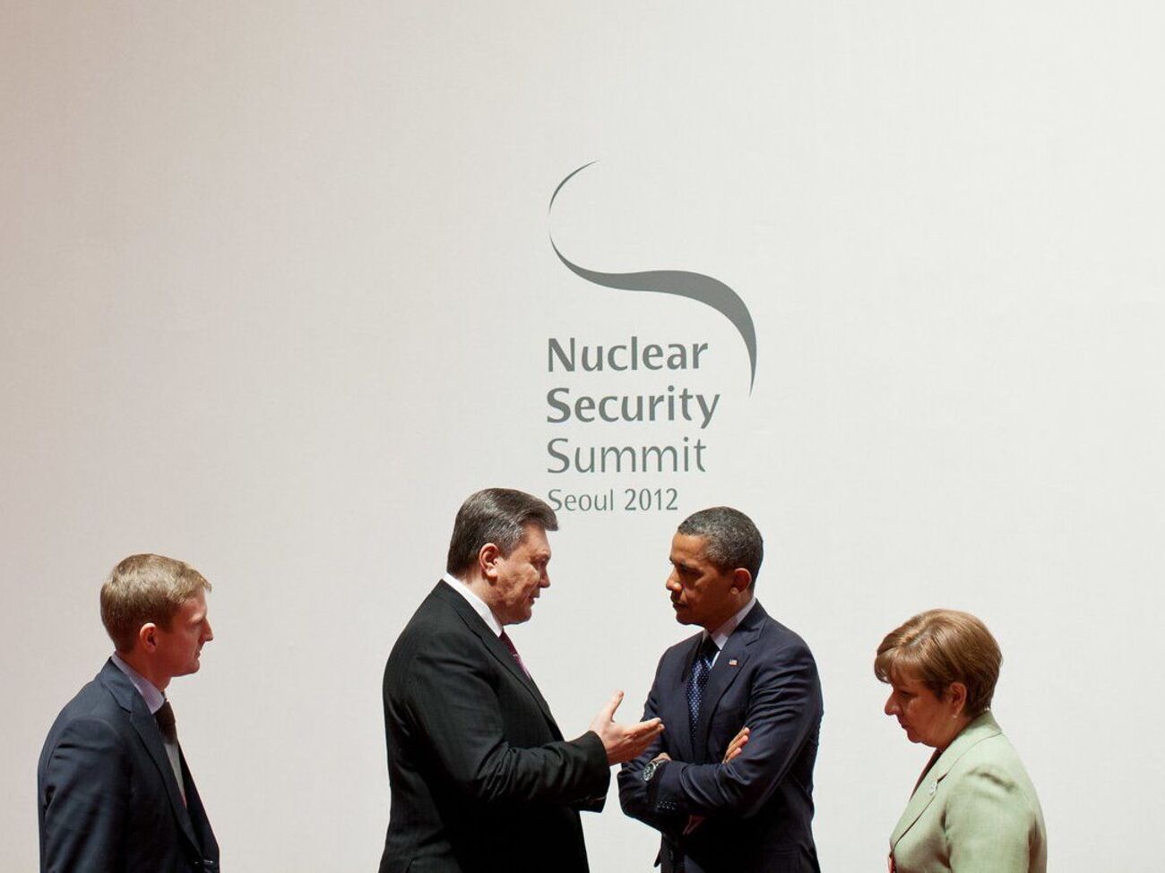 Янукович встретился с Обамой в 2012 году