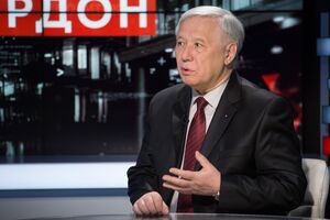 Украина может взять на себя обязательство по демилитаризации Крыма, если это будет условием ее вступления в НАТО, допустил Ехануров