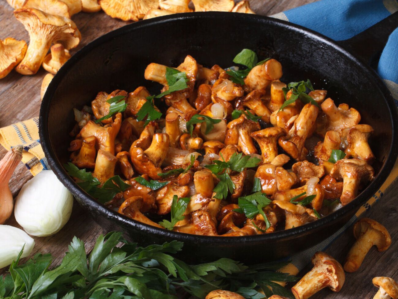 Лисички не треба довго смажити, досить трьох хвилин