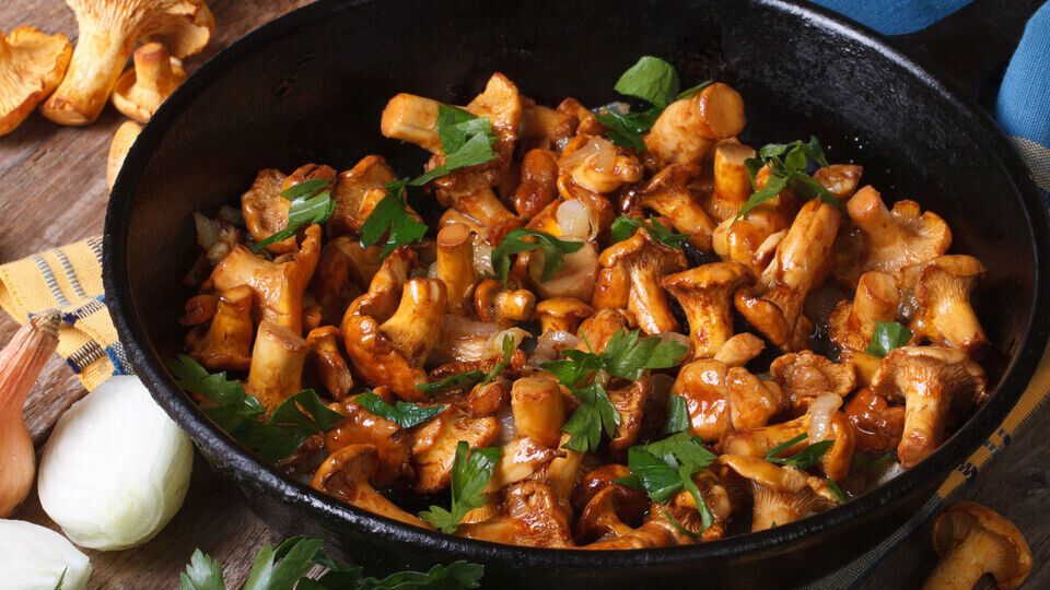 Лисички не треба довго смажити, досить трьох хвилин