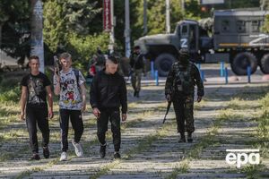 Украинских подростков вывозят в РФ, где подвергают "патриотическому воспитанию"