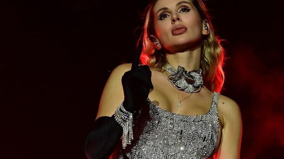 До повномасштабного вторгнення РФ в Україну Loboda брала участь у численних російських шоу й гастролювала по РФ із концертами