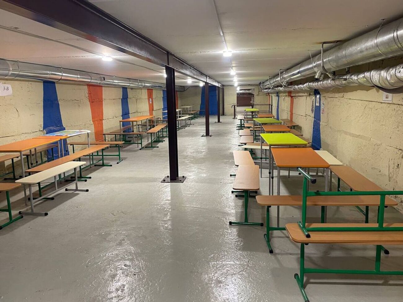 Наибольшая потребность в укрытиях в образовательных учреждениях – в Харьковской, Херсонской, Николаевской, Днепропетровской и Одесской областях, отметил Шмыгаль