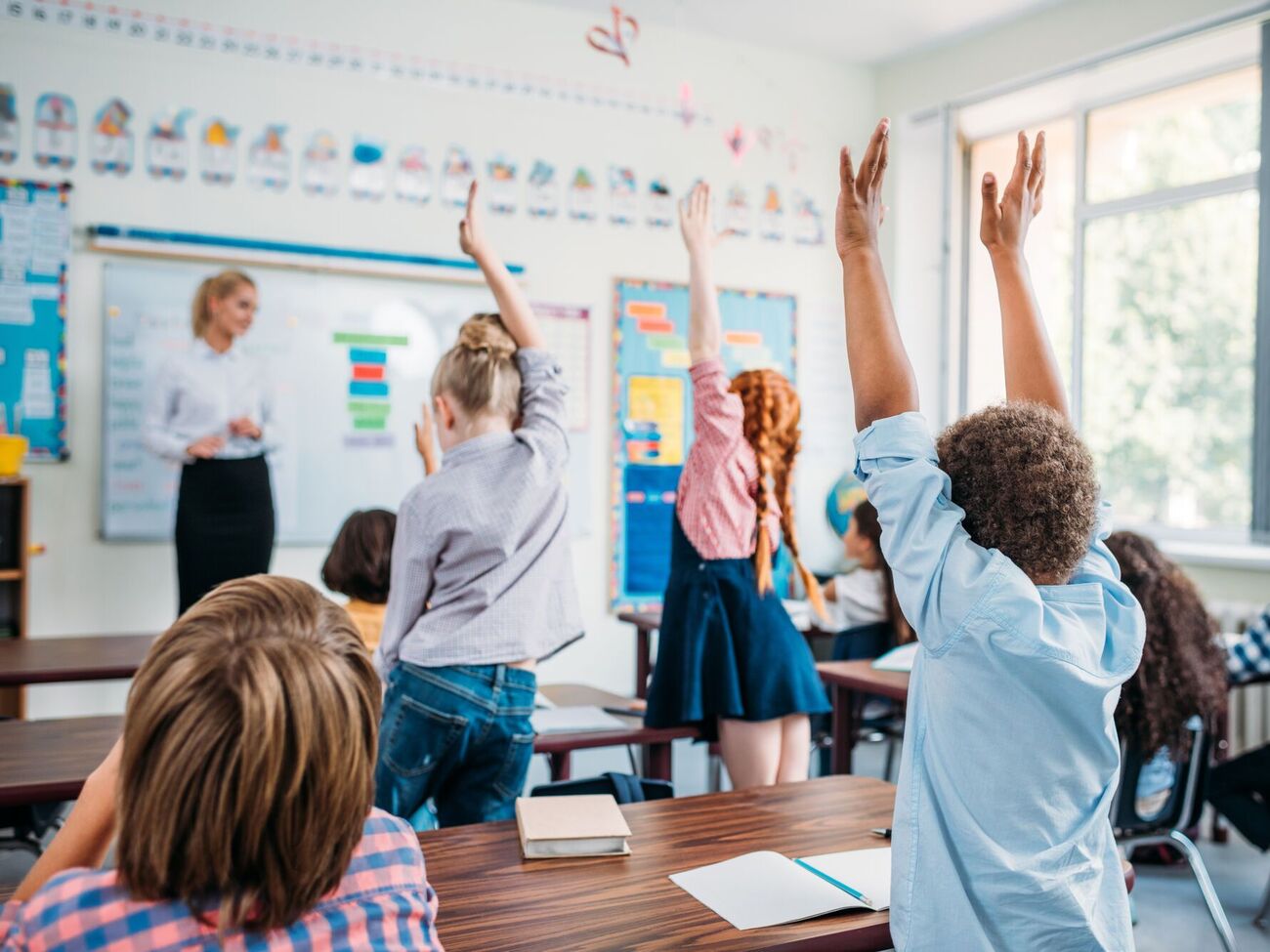 В зависимости от уровня угроз будут приниматься решения о формате обучения в образовательных учреждениях, отметил Шмыгаль