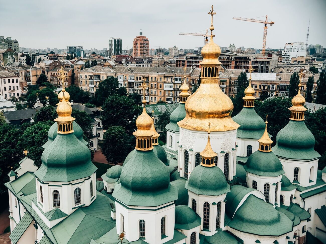 Около 30 сооружений еще остаются не под контролем заповедника "Киево-Печерская лавра"