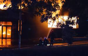 Обломки сбитых ракет повредили супермаркет и общежитие, предварительно пострадали три человека