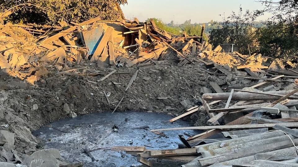 Через російські обстріли зруйновано будинки, є поранені та загиблі