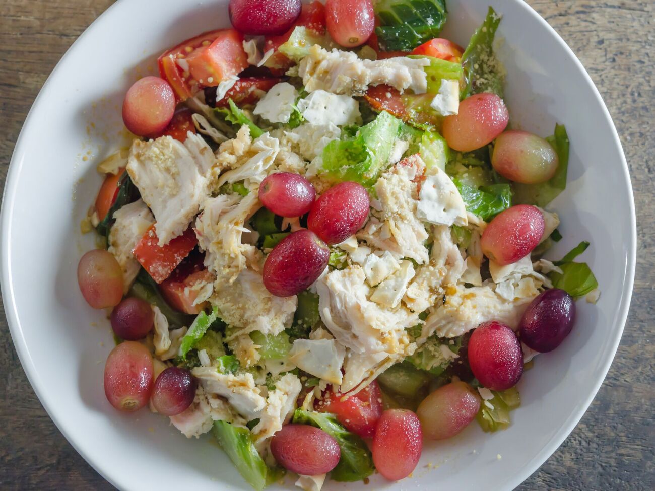 Виноград – один з інгредієнтів цього салату