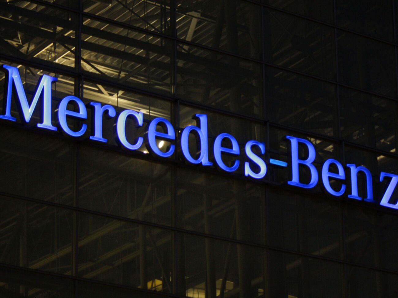 Mercedes-Benz отключил российских дилеров от систем, с помощью которых проводится техобслуживание
