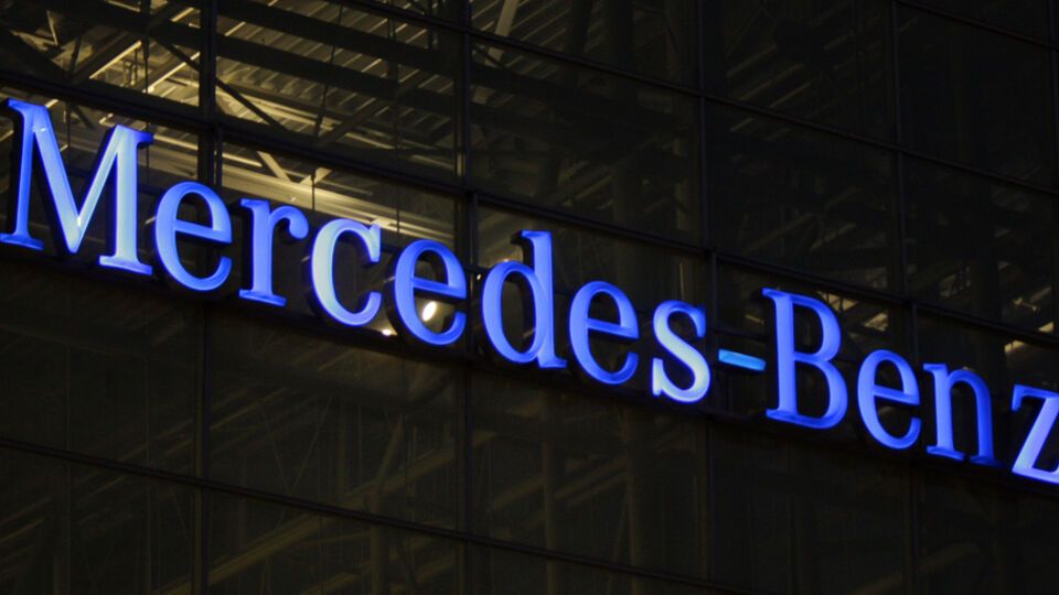 Mercedes-Benz від'єднав російських дилерів від систем, за допомогою яких проводять техобслуговування