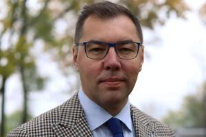 Макеев использовал футбольную метафору, чтобы показать абсурдность идеи о модификации ракет TAURUS, которая ограничит радиус их действия