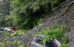 Зливи в Індії спричинили сильні зсуви