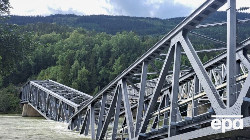 У Норвегії через дощі обвалився залізничний міст. Фоторепортаж