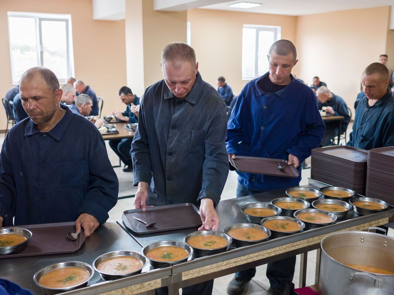 Гордон отметил, что пленных россиян хорошо кормят