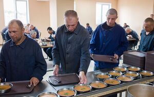 Гордон зазначив, що полонених росіян добре годують