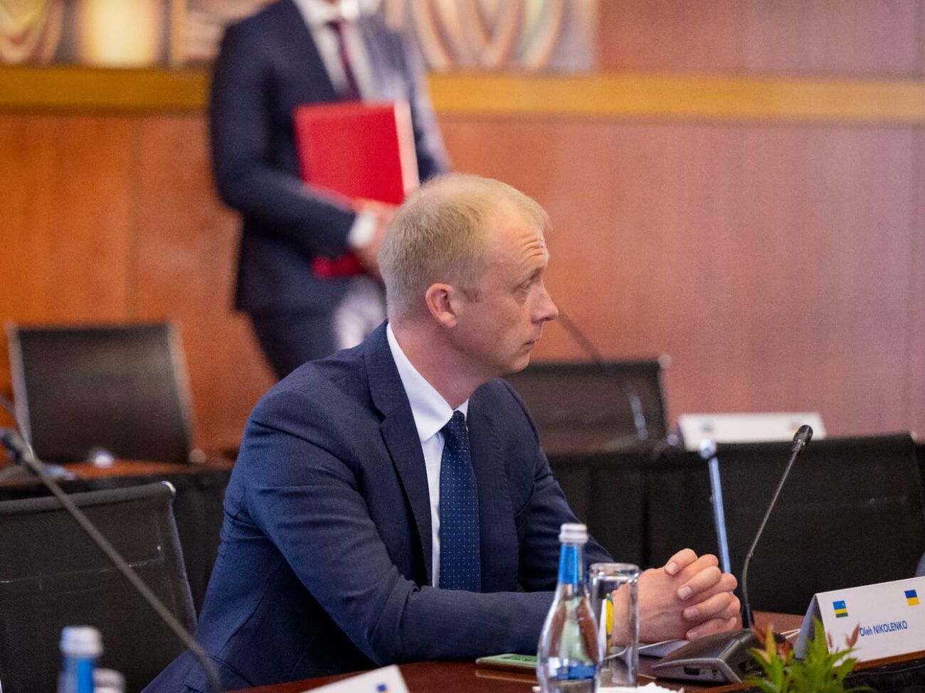 Николенко заявил, что разговоры о вступлении Украины в НАТО в обмен на отказ от части территорий являются абсолютно неприемлемыми