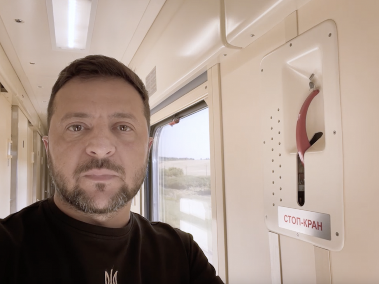 Зеленський: Почули від комбатів відгуки про бойове застосування техніки та зброї, яку надають партнери. Кожен такий відгук – це те, про що будемо говорити з лідерами