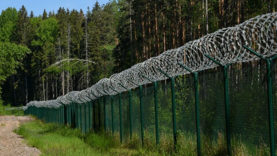 Госпогранслужба Латвии мобилизует пограничников на службу и запросила помощь армии из-за ситуации на границе