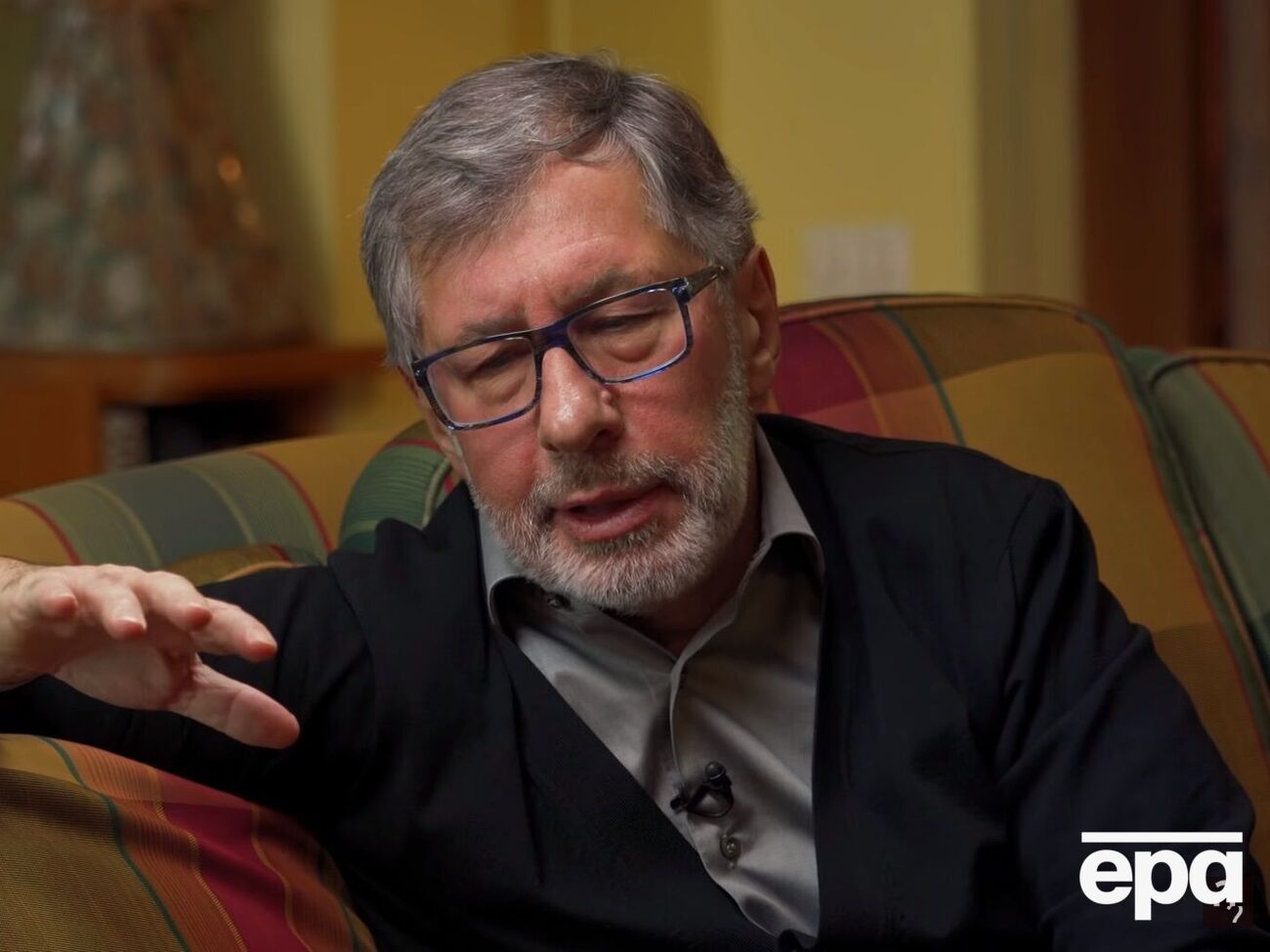 Авен отметил, что его семья "исторически связана с Латвией", а сам он считает эту страну "своим домом"