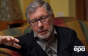 Авен отметил, что его семья "исторически связана с Латвией", а сам он считает эту страну "своим домом"