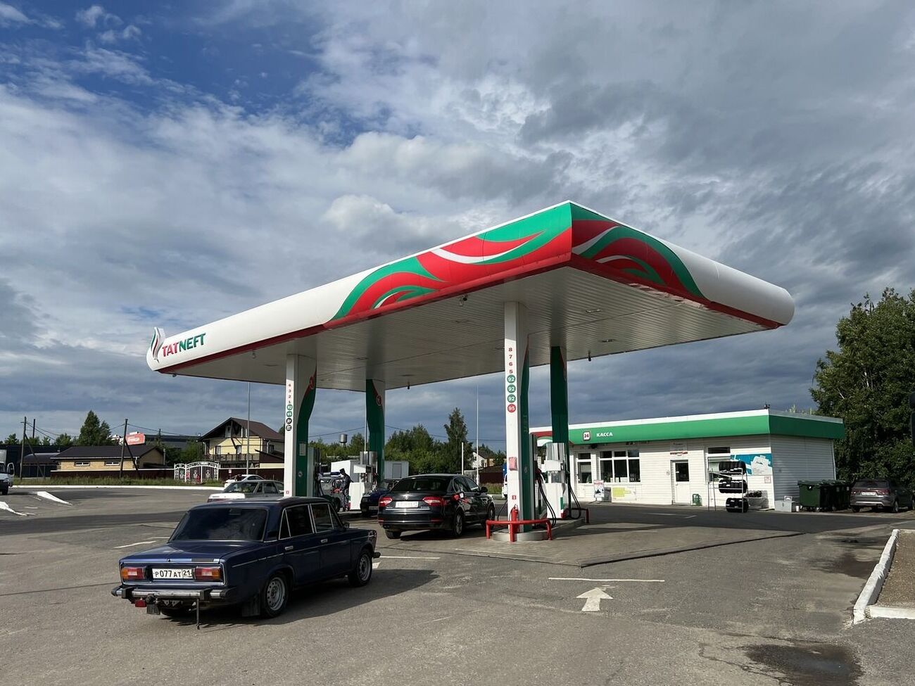 У травні суд заарештував 115 заправок і нафтобаз і 118 бензовозів "Татнефти", повідомили правоохоронці