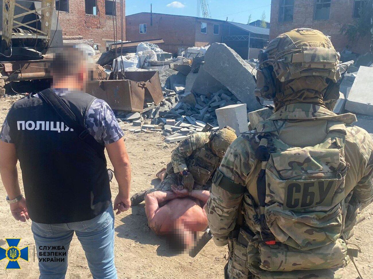 В Житомирской области разоблачили банду рэкетиров, которые "выбивали" деньги из военнослужащего ВСУ