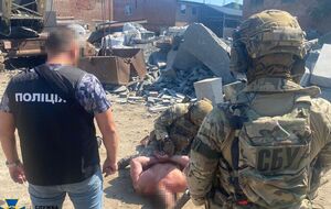 У Житомирській області викрили банду рекетирів, які "вибивали" гроші з військовослужбовця ЗСУ